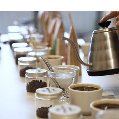 Koppning av olika sorters kaffe hos Kompass kafferosteri
