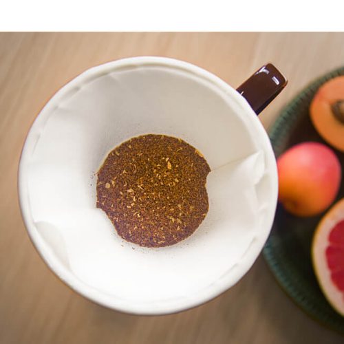 V60 filter med malt Rwanda Gasharu kaffe i hos kompass kafferosteri