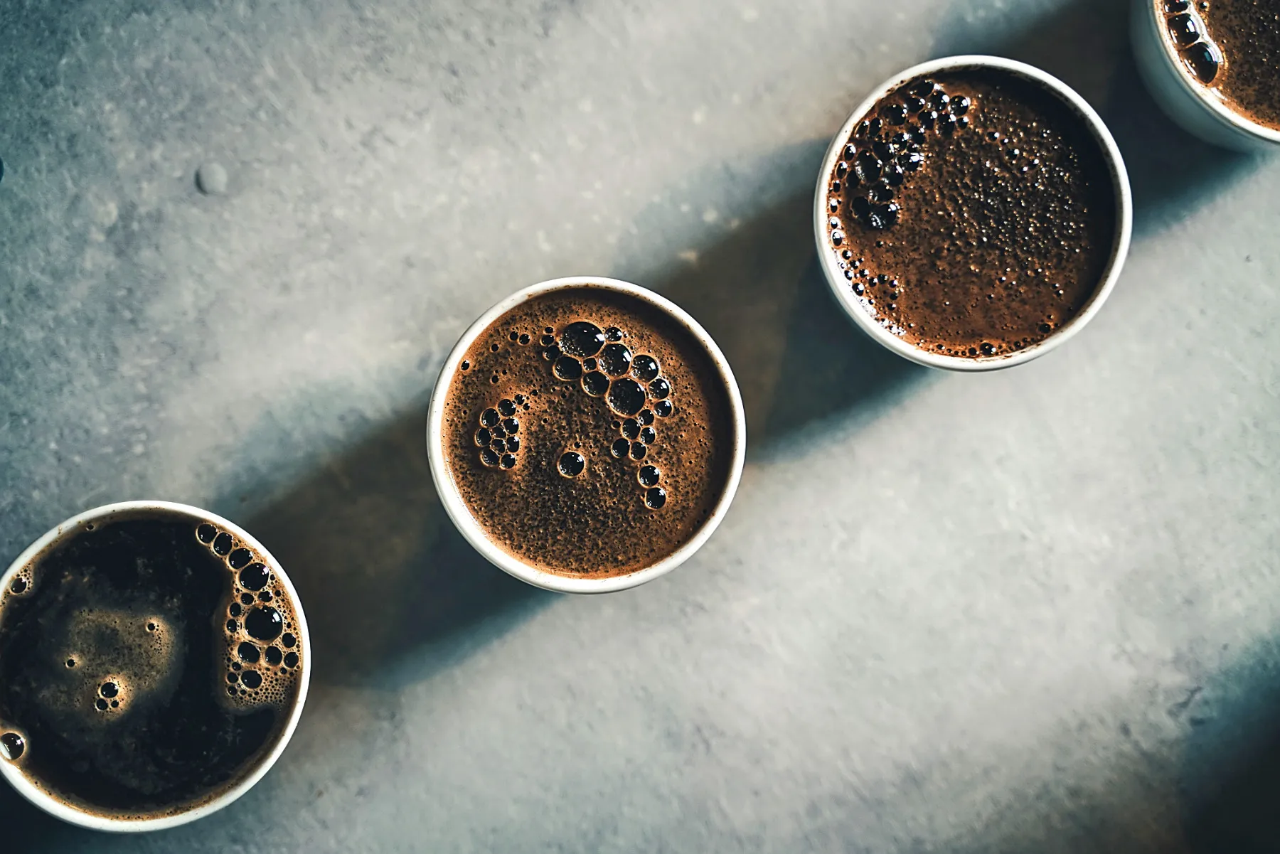Koppning med kaffe hos kommpass kafferosteri
